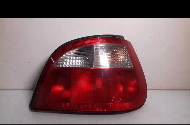 Feu arrière droit RENAULT MEGANE I 2001 occasion