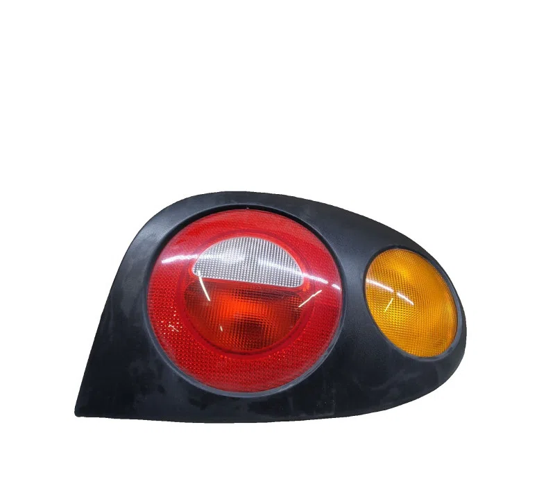 FEU ARRIERE DROIT RENAULT MEGANE I 7701040606