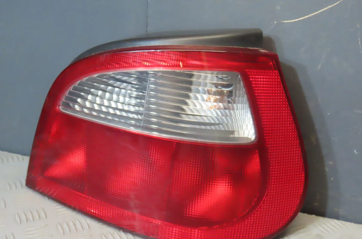 Feu arrière droit Renault MEGANE I (BA0-1_) 1.4 e (ba0e, ba0v) (1996-2003) occasion