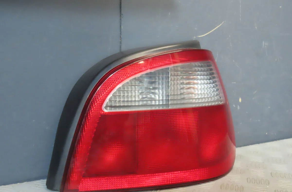 Feu arrière droit Renault MEGANE I (BA0-1_) 1.4 e (ba0e, ba0v) (1996-2003) occasion