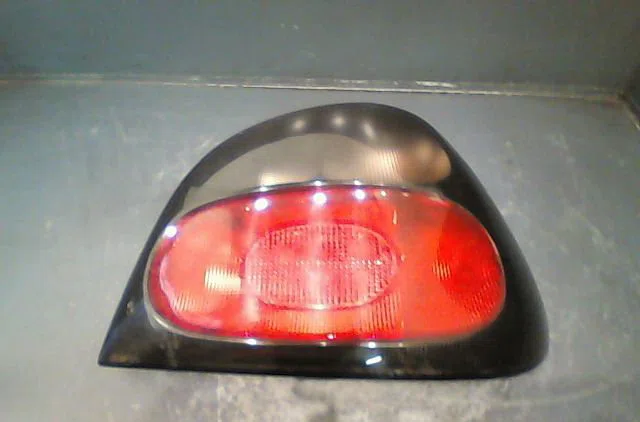 Feu arrière droit Renault MEGANE I (BA0-1_) 1.4 e (ba0e, ba0v) (1996-2003) occasion