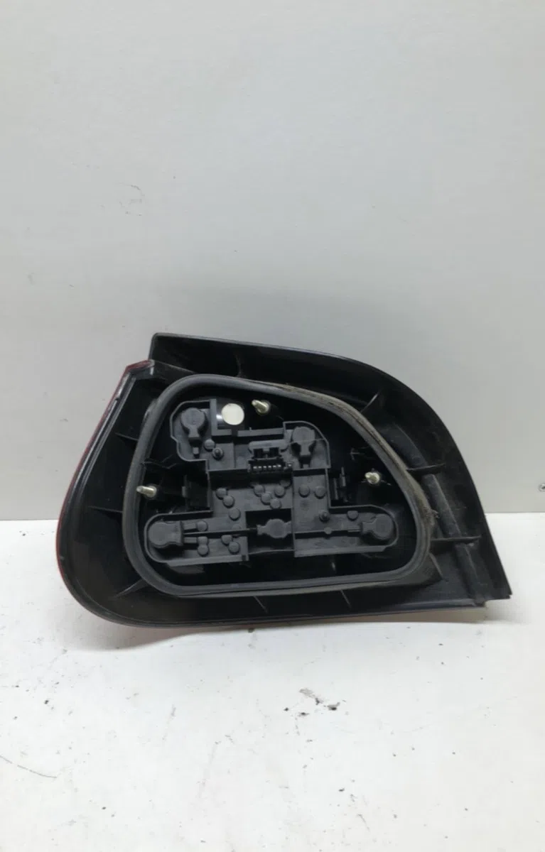 Feu arrière droit Renault MEGANE I (BA0-1_) 1.6 16v (ba04, ba0b, ba11, ba1j, ba16, ba19, ba1k, ba1v,... (1999-2002) occa