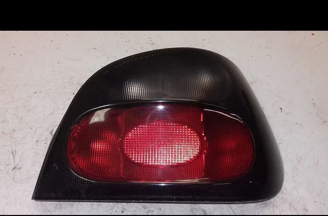 Feu arrière droit Renault MEGANE I (BA0-1_) 1.6 i (ba0l) (1996-1999) occasion