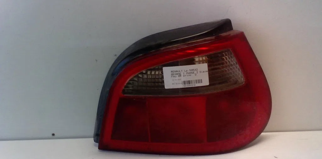 Feu arrière droit Renault MEGANE I (BA0-1_) 1.9 dti (ba08, ba0n) (1997-2001) occasion