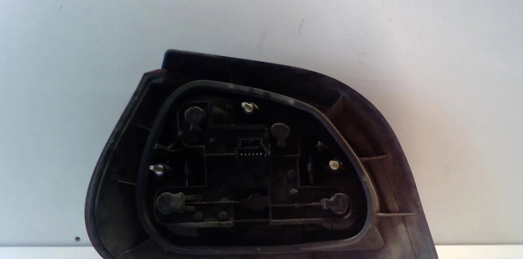 Feu arrière droit Renault MEGANE I (BA0-1_) 1.9 dti (ba08, ba0n) (1997-2001) occasion