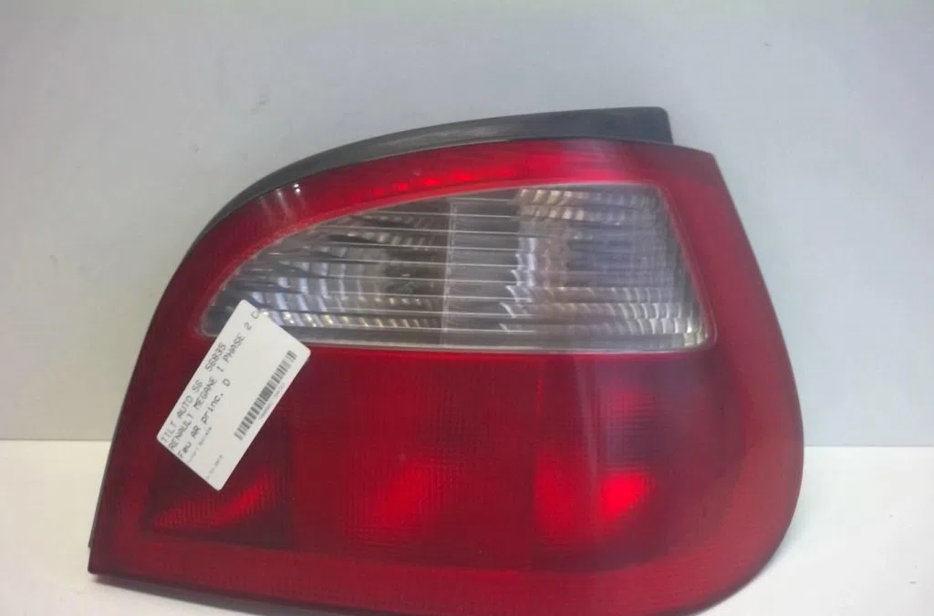 Feu arrière droit Renault MEGANE I (BA0-1_) 1.9 dti (ba1u) (2001-2003) occasion