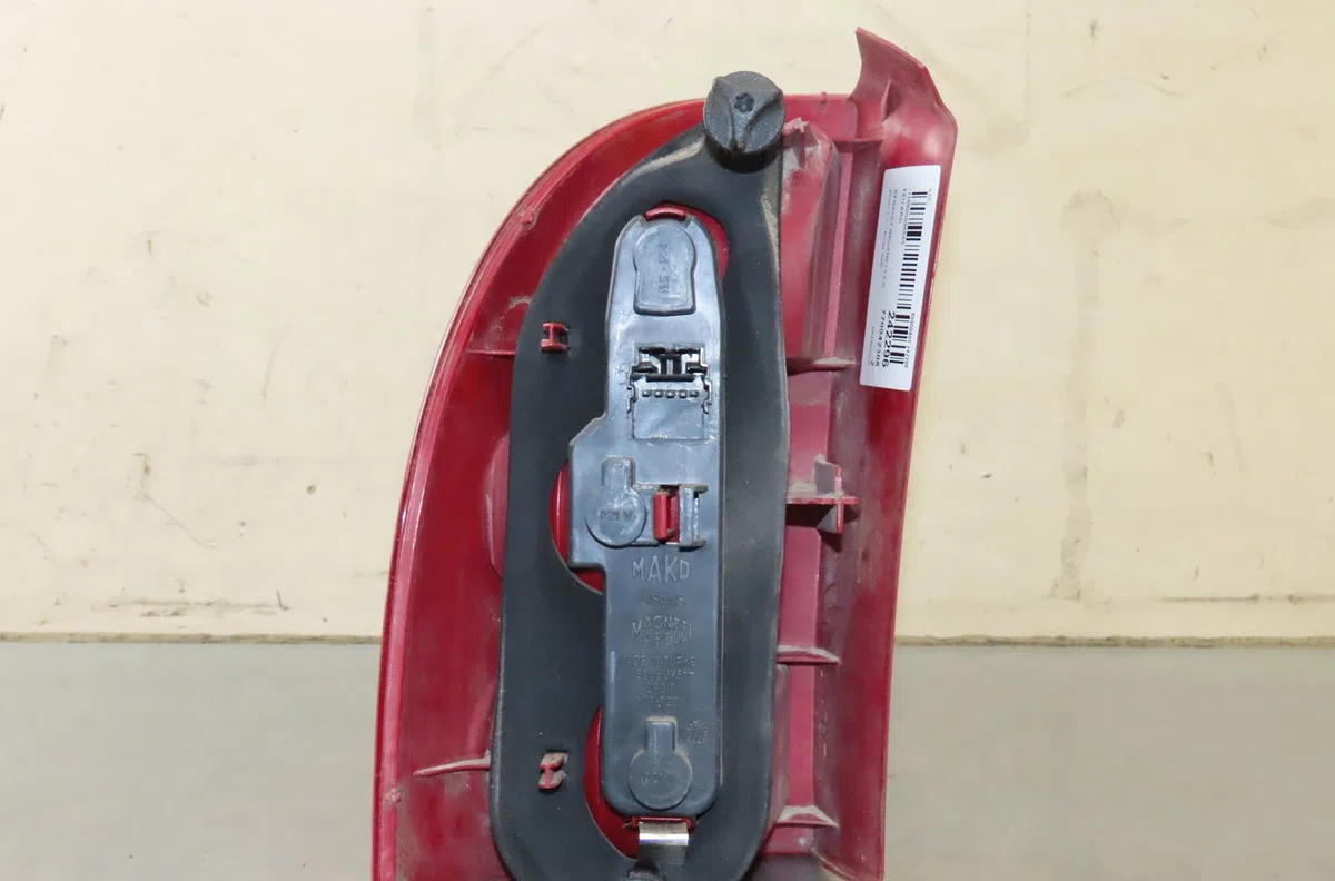 Feu arrière droit Renault MEGANE I Break (KA0-1_) 1.9 d (ka0j, ka0r) (1999-2003) occasion