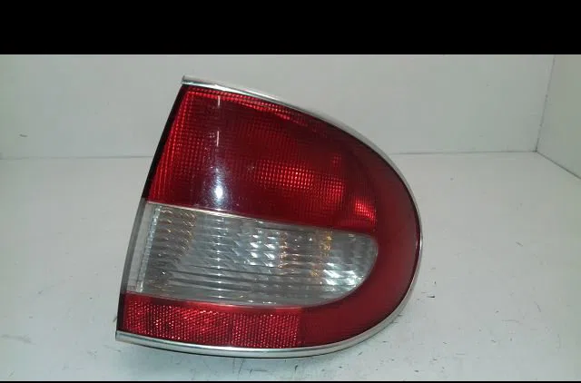 Feu arrière droit Renault MEGANE I Classic (LA0-1_) 1.9 dci (la05, la1f) (2001-2003) occasion