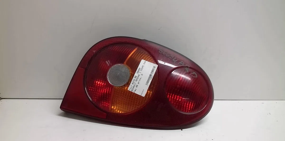 Feu arrière droit Renault MEGANE I Coupé (DA0-1_) 1.6 16v (da0b, da04, da11) (1999-2003) 2 portes occasion