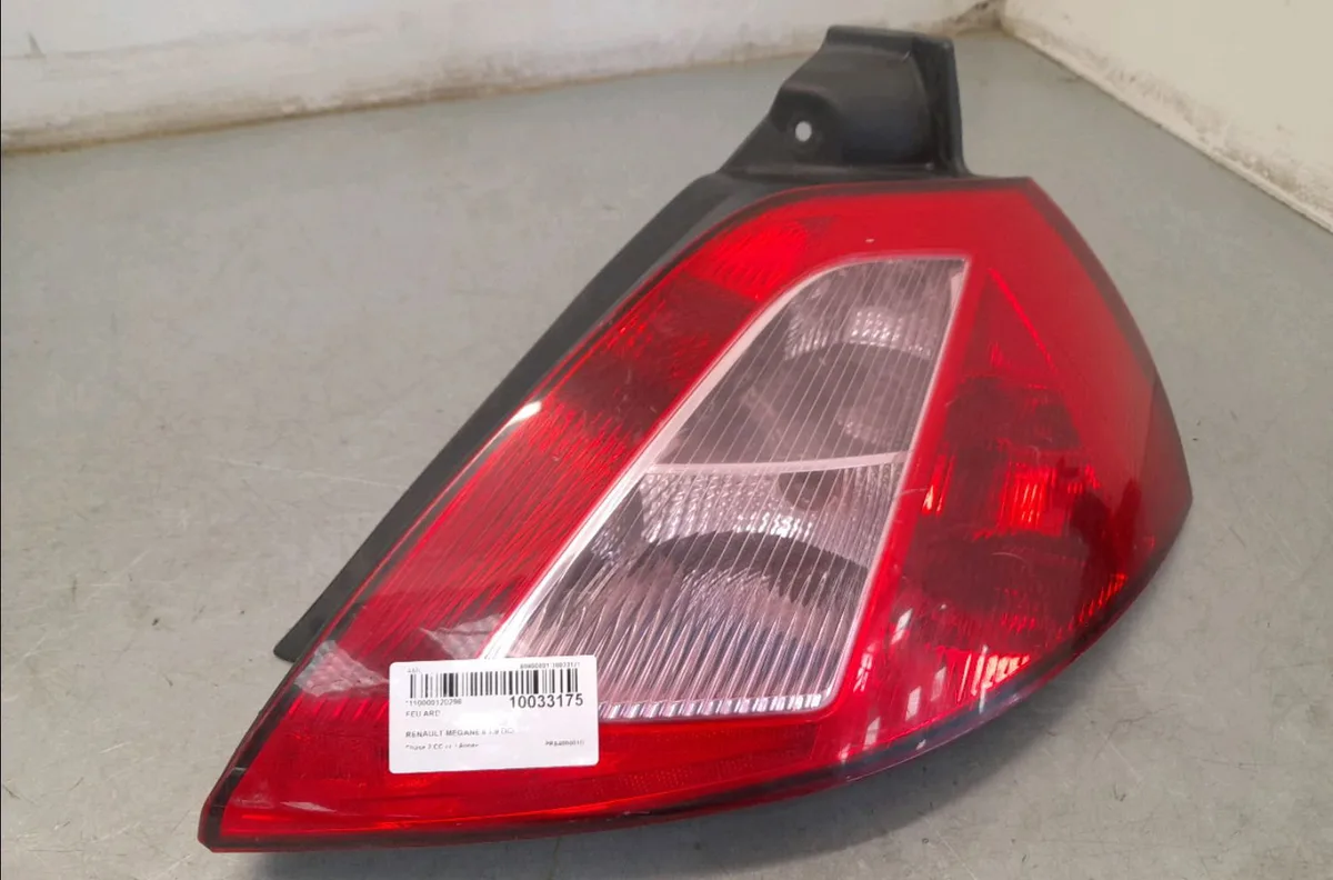 Feu arrière droit RENAULT MEGANE II 2002 occasion