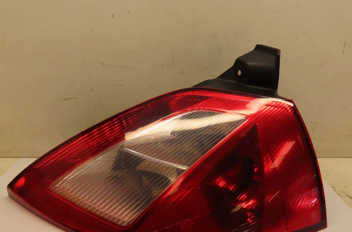 Feu arrière droit RENAULT MEGANE II 2004 occasion
