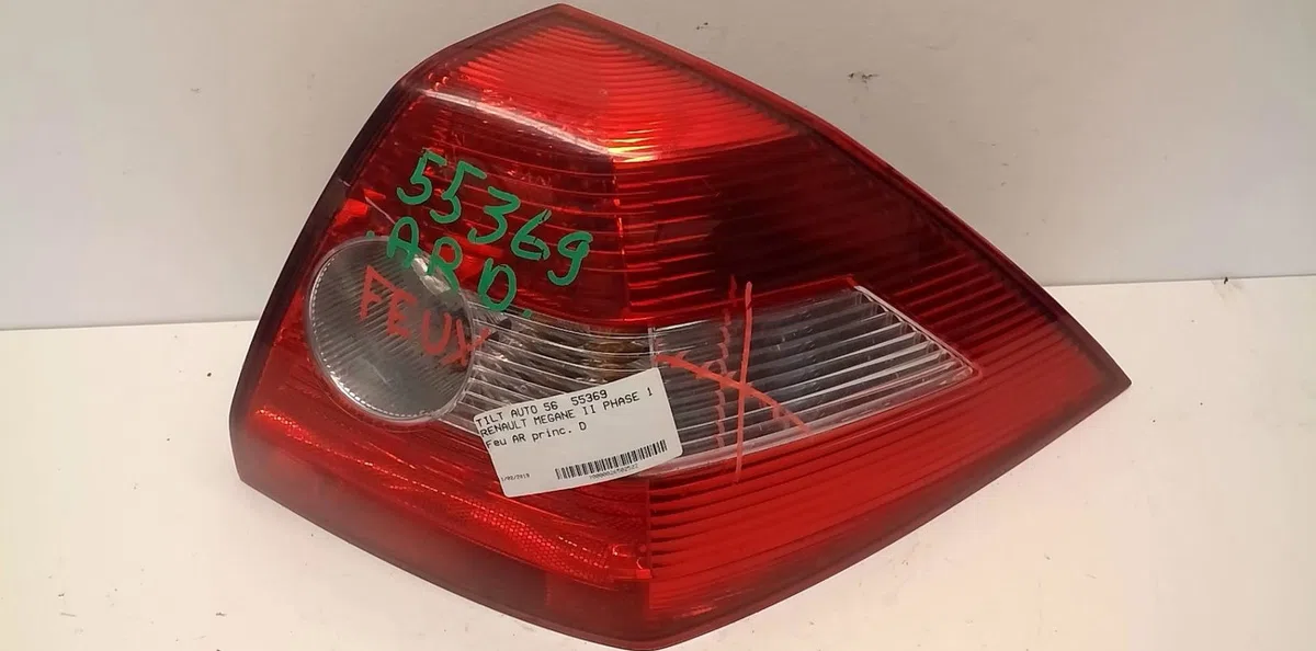 Feu arrière droit Renault MEGANE II A trois volumes (LM0-1_) 1.4 (2003) occasion