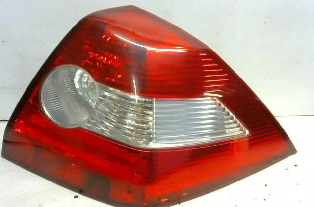 Feu arrière droit Renault MEGANE II A trois volumes (LM0-1_) 1.5 dci (lm02, lm13, lm2a) (2004-2010) occasion
