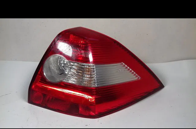 Feu arrière droit Renault MEGANE II A trois volumes (LM0-1_) 1.5 dci (lm02, lm13, lm2a) (2004-2010) occasion