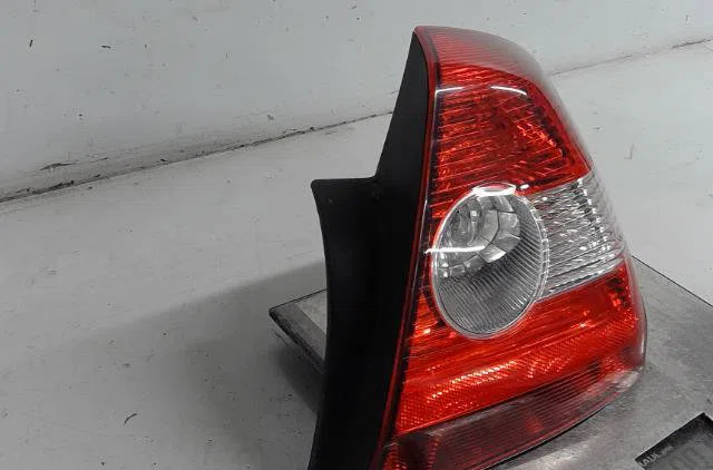 Feu arrière droit Renault MEGANE II (BM0-1_, CM0-1_) 1.4 16v (bm0b, cm0b) (2002-2008) occasion