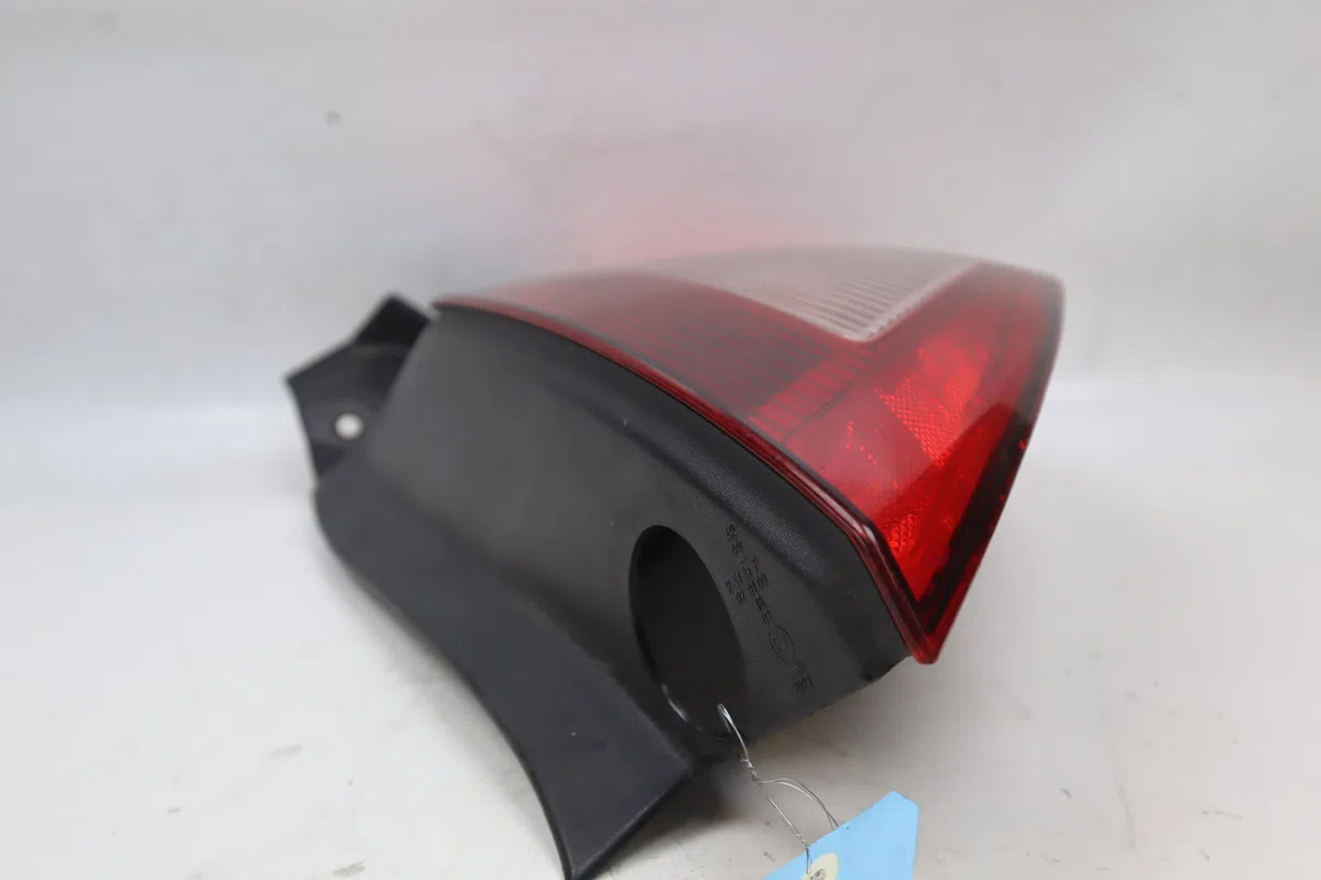 Feu arrière droit Renault MEGANE II (BM0-1_, CM0-1_) 1.5 dci (bm1f, cm1f) (2005-2008) occasion