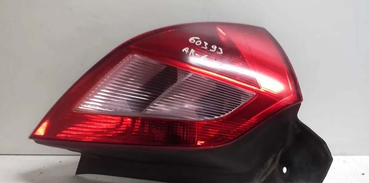 Feu arrière droit Renault MEGANE II (BM0-1_, CM0-1_) 1.6 16v (bm0c, cm0c) (2002-2008) occasion