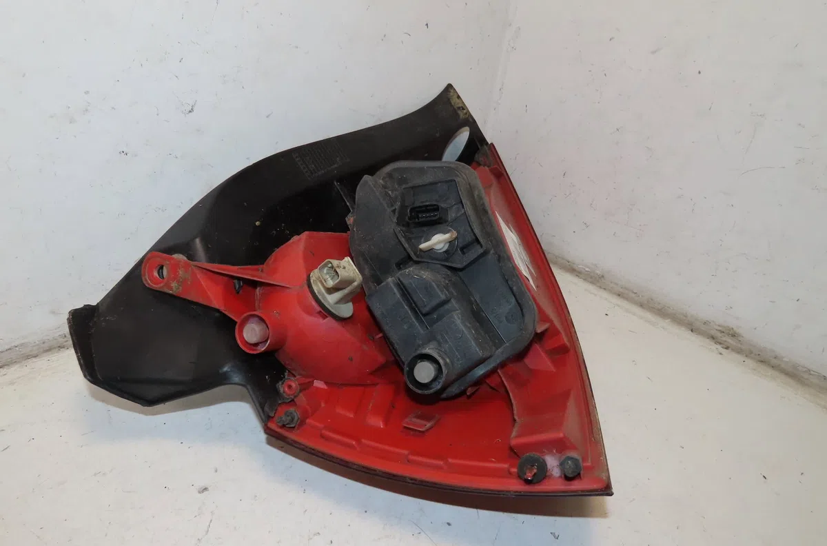 Feu arrière droit Renault MEGANE II (BM0-1_, CM0-1_) 2.0 (2006-2008) occasion