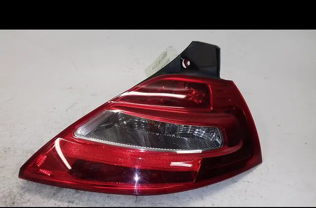 Feu arrière droit Renault MEGANE II (BM0-1_, CM0-1_) 2.0 dci (bm1k, cm1k) (2005-2008) occasion