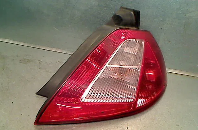 Feu arrière droit RENAULT MEGANE II Phase 1 09-2003--12-2005 occasion
