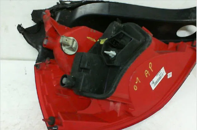 Feu arrière droit RENAULT MEGANE II Phase 2 01-2006--06-2009 2.0i 225ch occasion