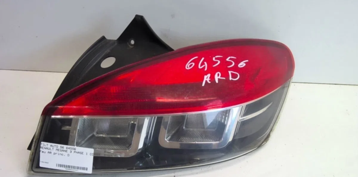Feu arrière droit Renault MEGANE III Coupé (DZ0-1_) 1.5 dci (dz09, dz0d, dz1f, dz1g, dz14, dz29) (2009-2015) 3 portes oc