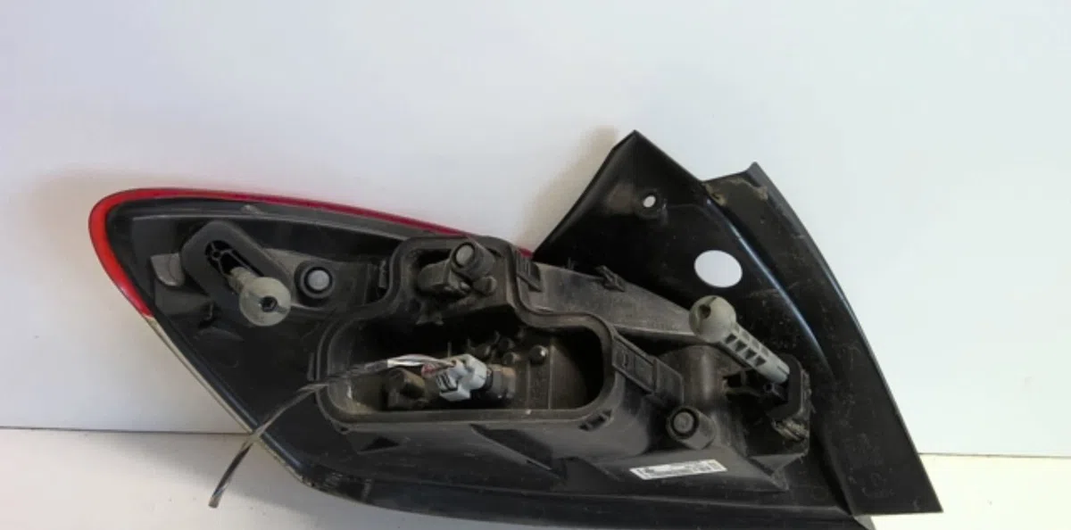 Feu arrière droit Renault MEGANE III Coupé (DZ0-1_) 1.5 dci (dz09, dz0d, dz1f, dz1g, dz14, dz29) (2009-2015) 3 portes oc