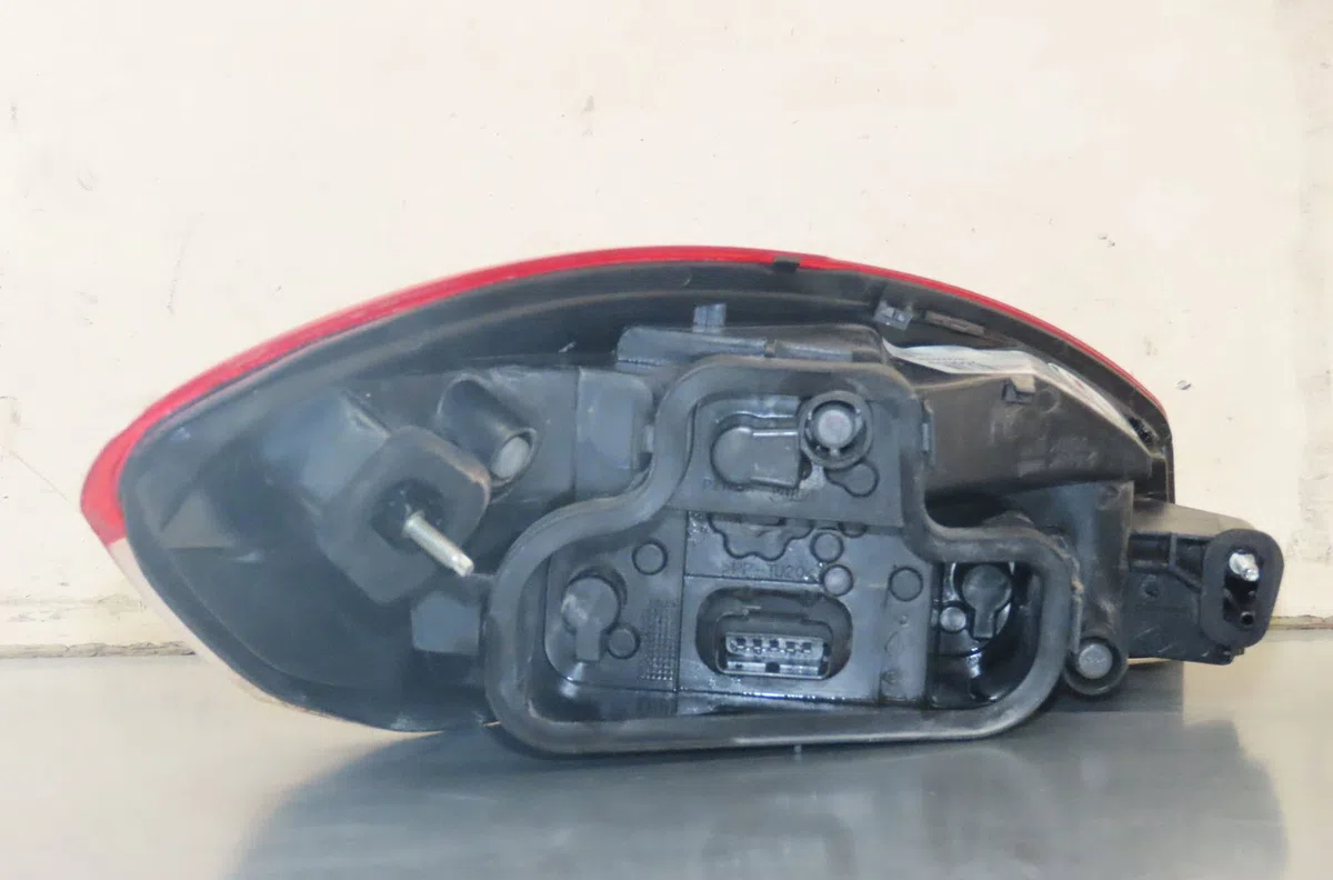 Feu arrière droit Renault MEGANE III Coupé (DZ0-1_) 1.6 16v (dz0u, dz1b, dz1h) (2008-2015) occasion