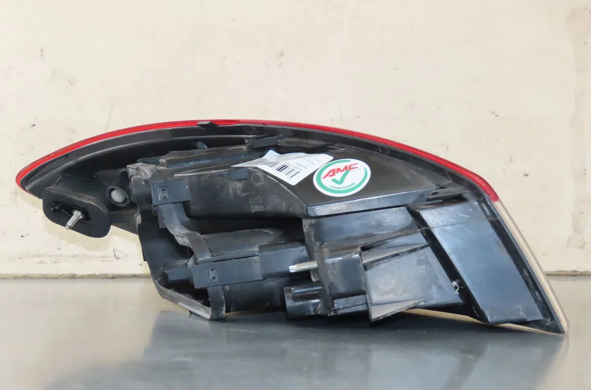 Feu arrière droit Renault MEGANE III Coupé (DZ0-1_) 1.6 16v (dz0u, dz1b, dz1h) (2008-2015) occasion