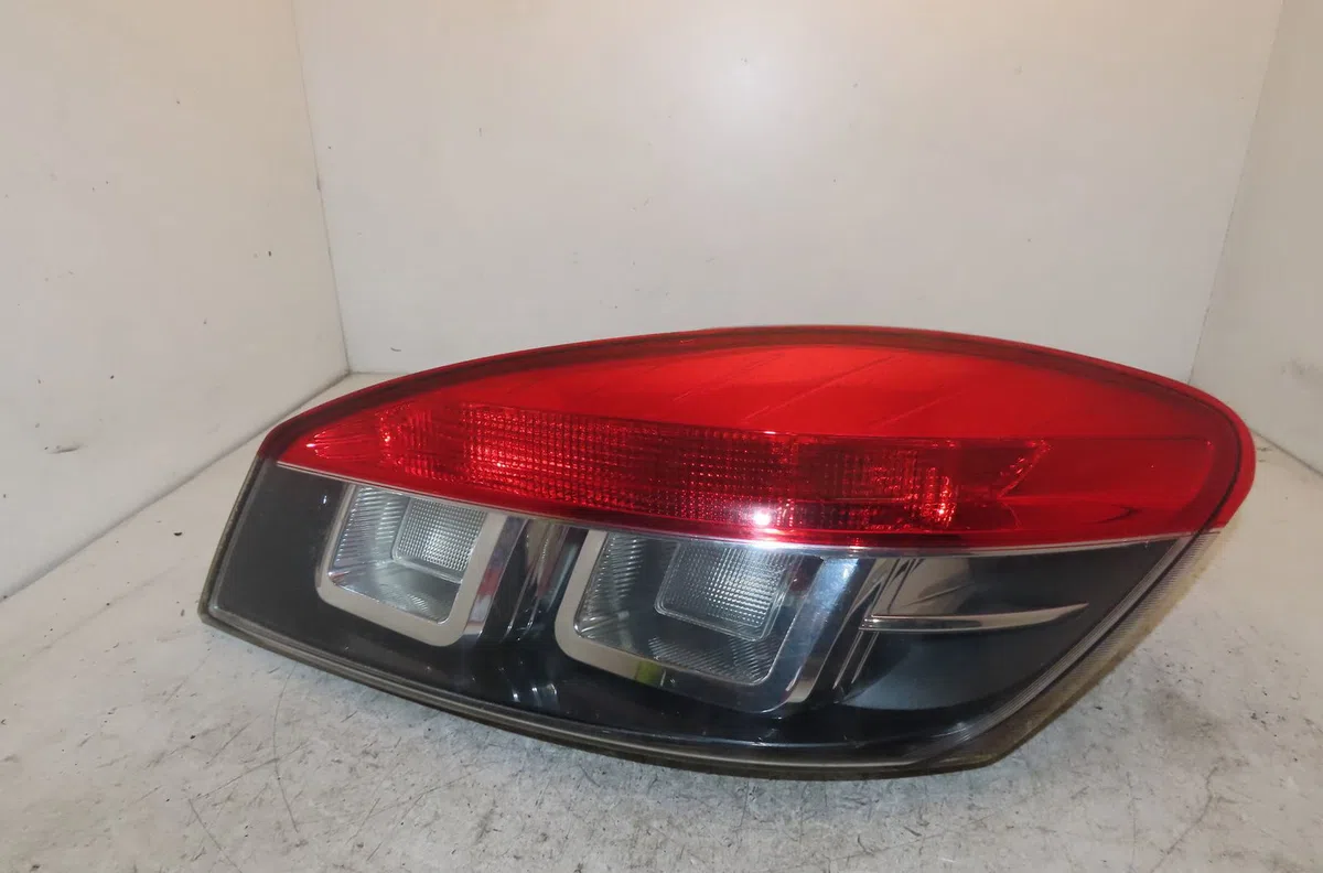 Feu arrière droit Renault MEGANE III Coupé (DZ0-1_) 1.6 dci (dz00, dz12, dz2a, dz13) (2011-2015) occasion