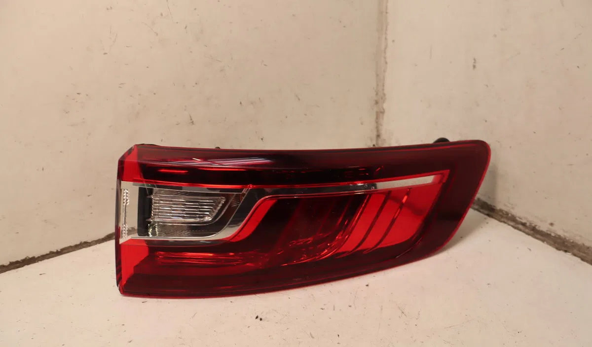 Feu arrière droit Renault MEGANE IV Estate (K9A-M-N_) 1.5 dci 110 (2016) occasion