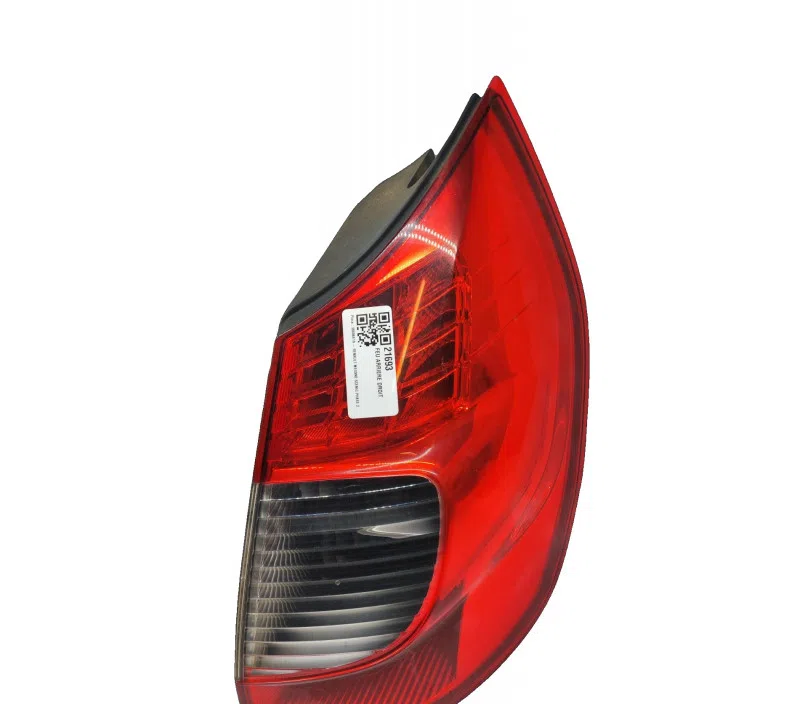 FEU ARRIERE DROIT RENAULT MEGANE SCENIC 8200474327