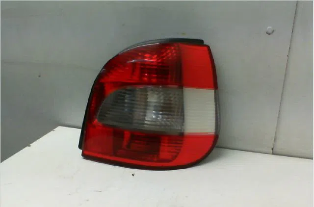 Feu arrière droit RENAULT MEGANE SCENIC I  1.9 DCI occasion