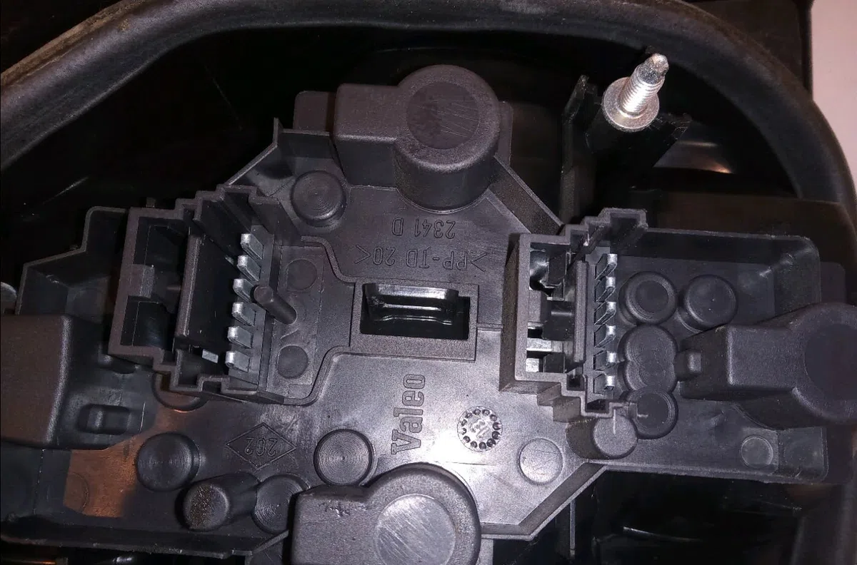 Feu arrière droit RENAULT MEGANE SCENIC I 2000 occasion
