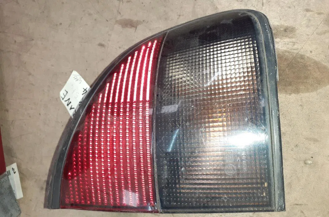 Feu arrière droit Renault SAFRANE I (B54_) 2.0 (b540) (1992-1996) occasion