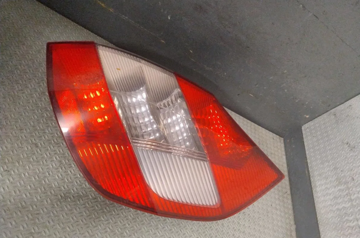 Feu arrière droit RENAULT SCENIC 2  SCENIC 2 PHASE 1 occasion