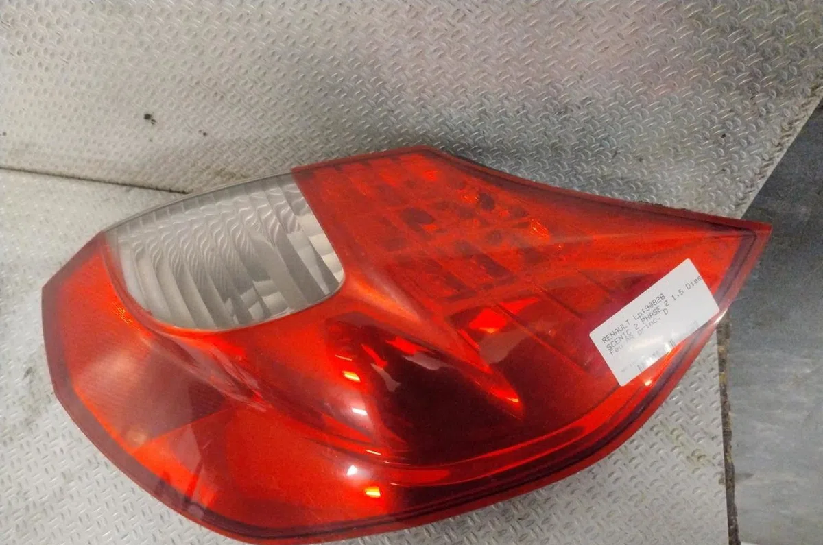 Feu arrière droit RENAULT SCENIC 2  SCENIC 2 PHASE 2 occasion