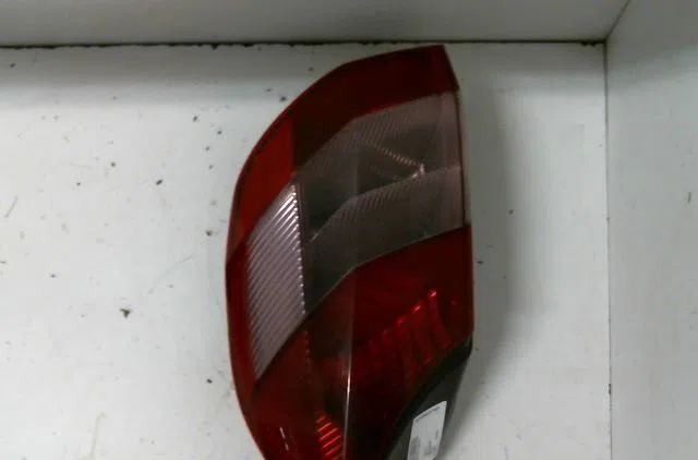 Feu arrière droit RENAULT SCENIC 2003 occasion