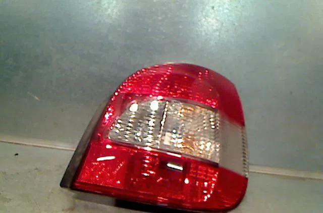 Feu arrière droit RENAULT SCENIC I 2000 occasion