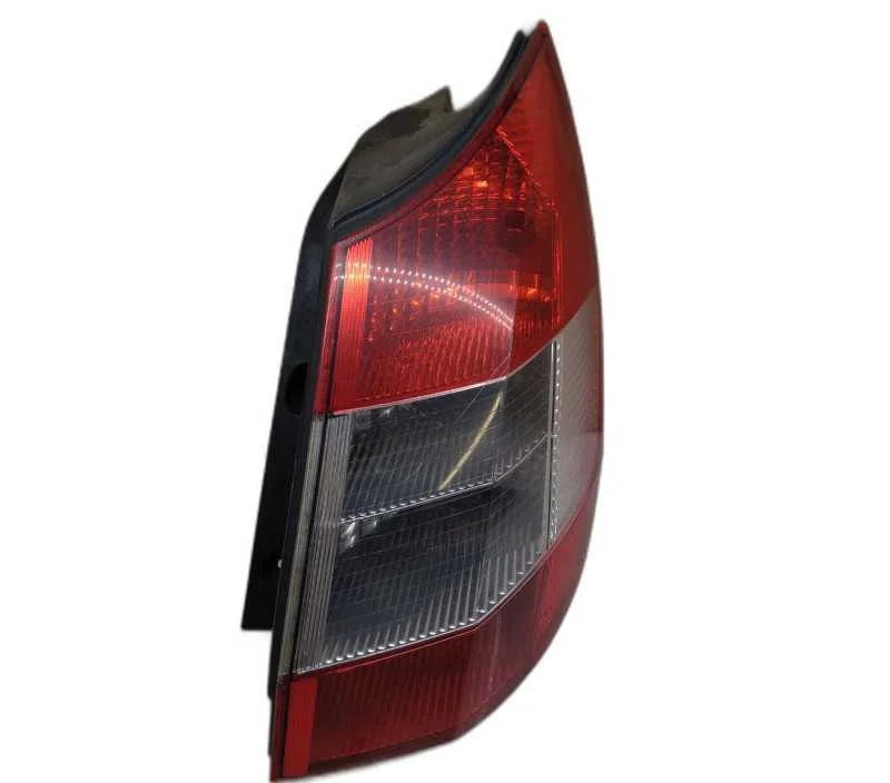 FEU ARRIERE DROIT RENAULT SCENIC I 8200493375