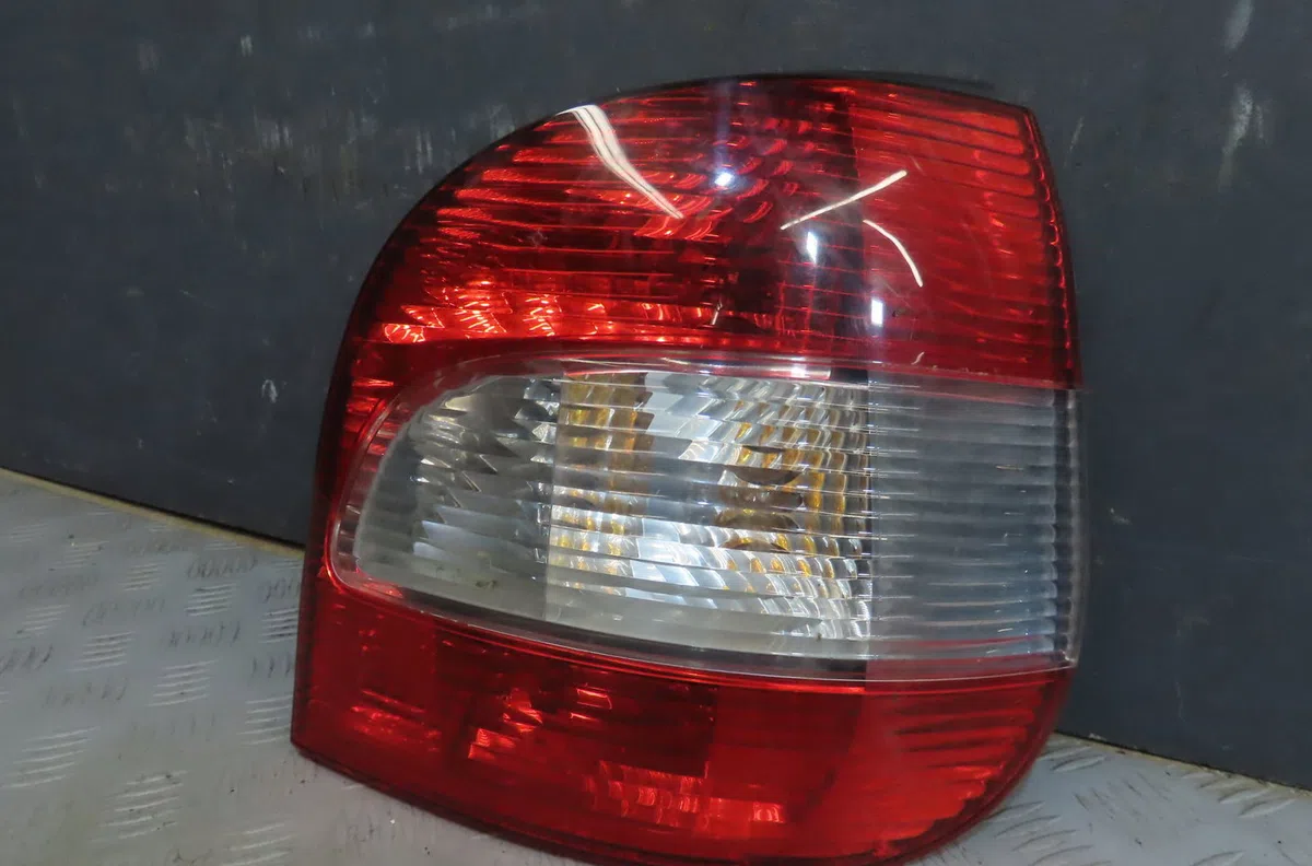Feu arrière droit Renault SCÉNIC I Monospace (JA0-1_, FA0_) 2.0 16v rx4 (2000-2003) occasion