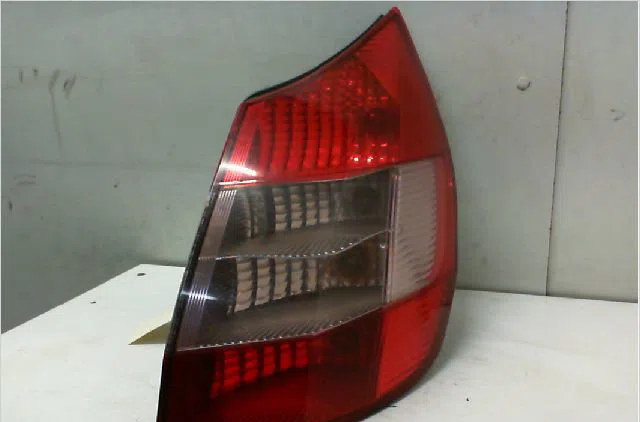 Feu arrière droit RENAULT SCENIC II  1.5 DCI 105ch occasion