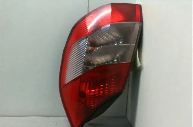 Feu arrière droit RENAULT SCENIC II  1.9 DCI 120ch occasion