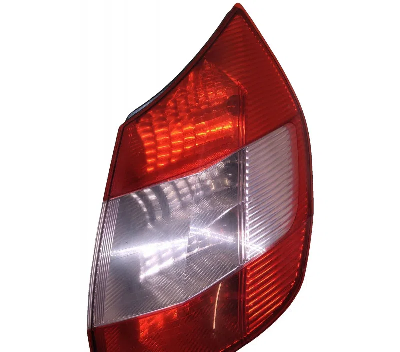 FEU ARRIERE DROIT RENAULT SCENIC II 8200127702