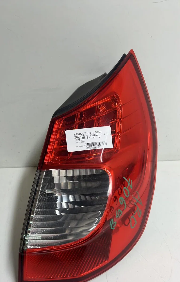 Feu arrière droit Renault SCÉNIC II (JM0-1_) 1.5 dci (jm02, jm13) (2003-2005) occasion