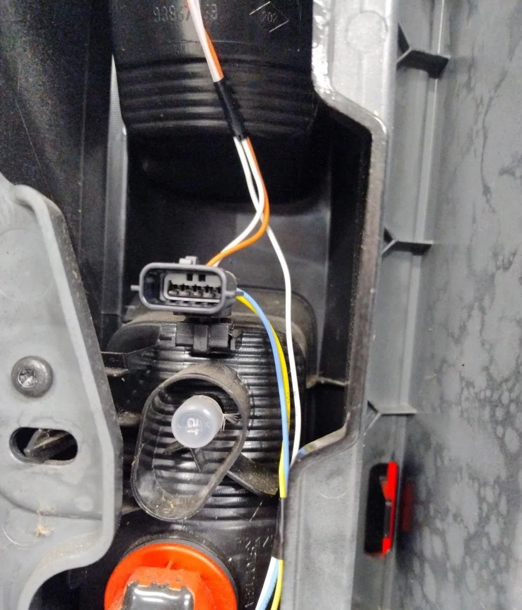 Feu arrière droit RENAULT TRAFIC 3  TRAFIC 3 LONG PHASE 1 occasion
