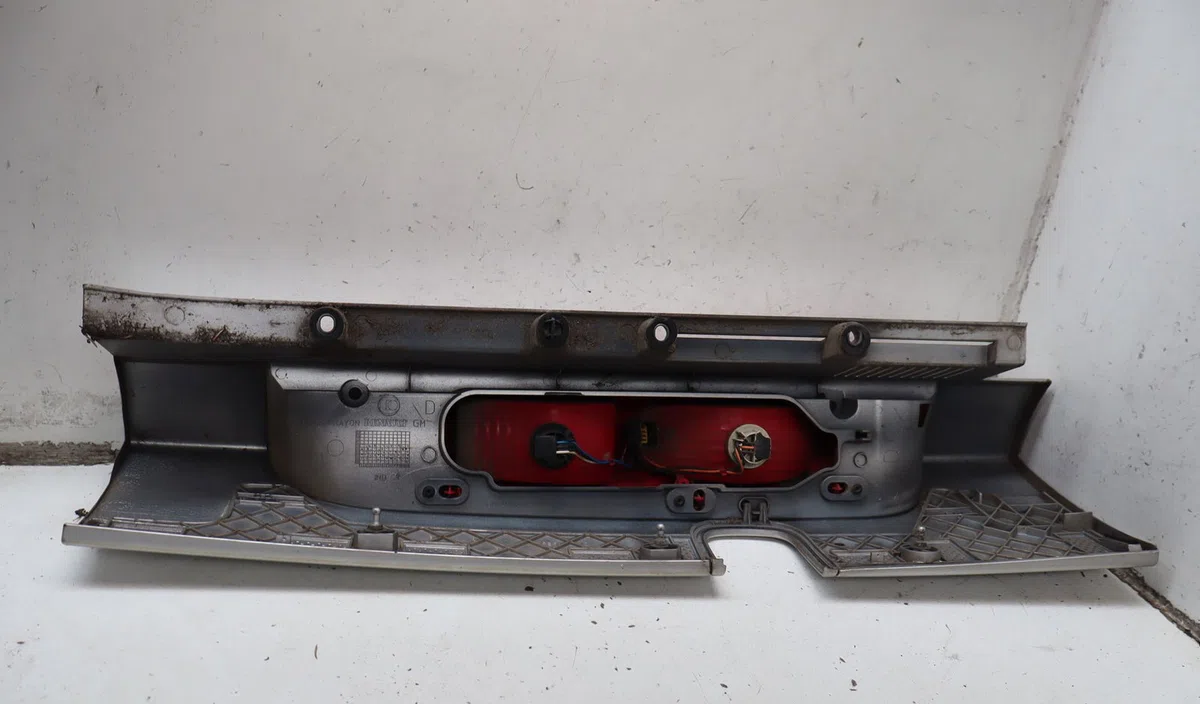 Feu arrière droit Renault TRAFIC II Autobus-Autocar (JL) 2.0 dci 115 (2006) occasion