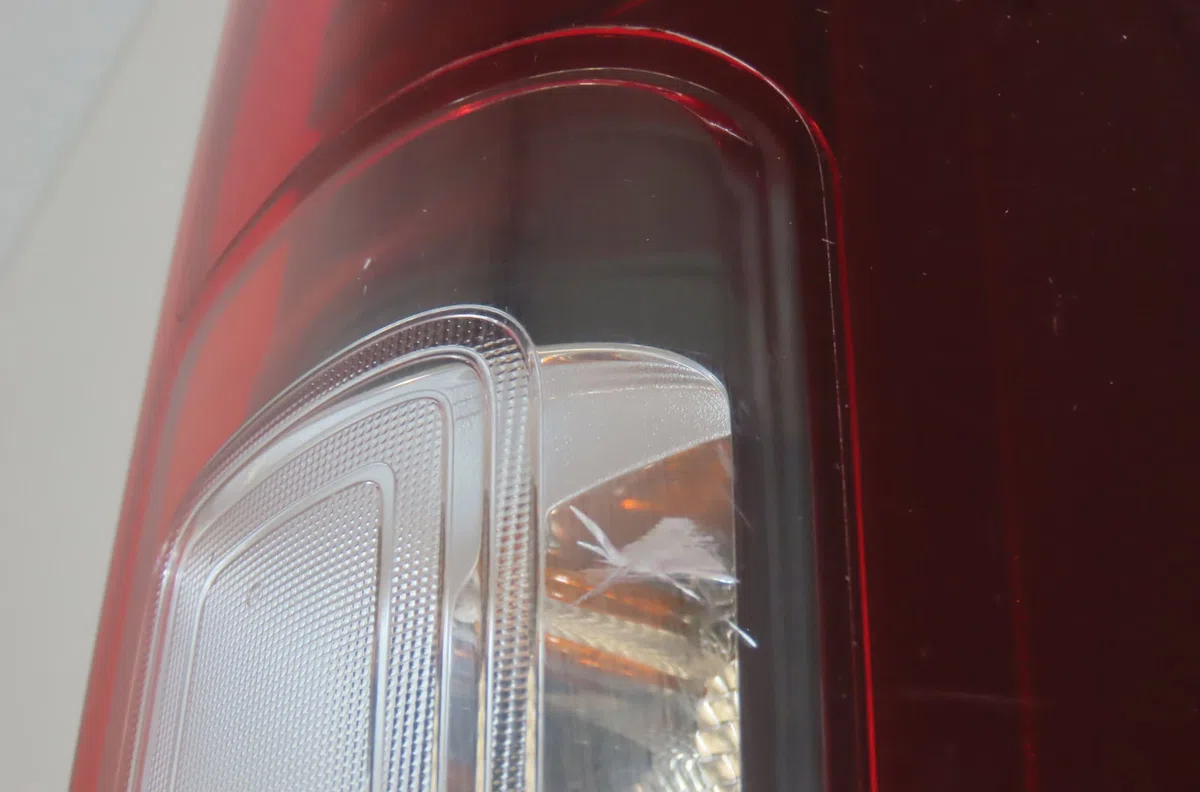 Feu arrière droit Renault TRAFIC III Camionnette (FG_) 1.6 dci 140 (fgma) (2014) occasion