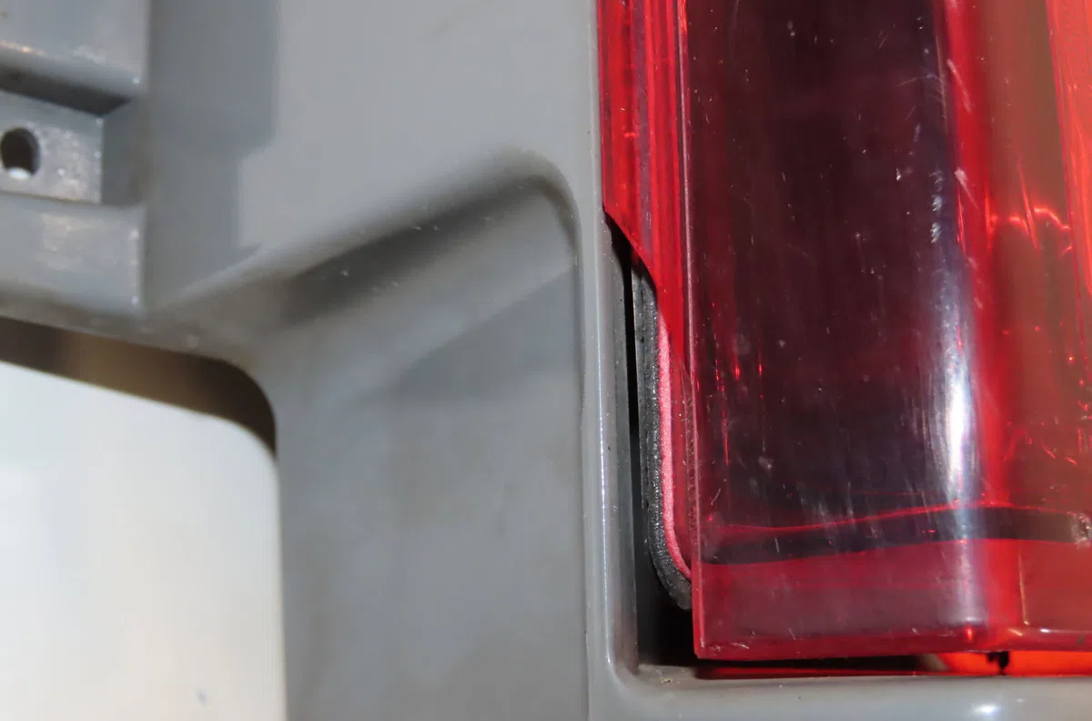 Feu arrière droit Renault TRAFIC III Camionnette (FG_) 1.6 dci 140 (fgma) (2014) occasion