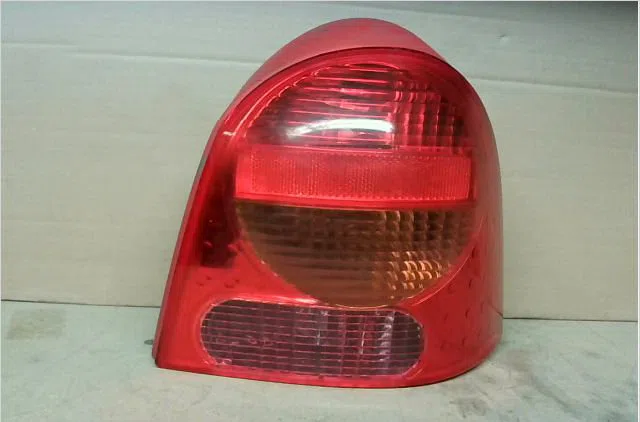 Feu arrière droit RENAULT TWINGO 2004 occasion